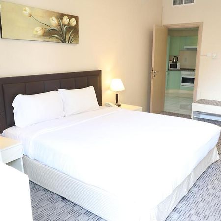 Wescott Pearl Hotel Apartments Dubái Exterior foto