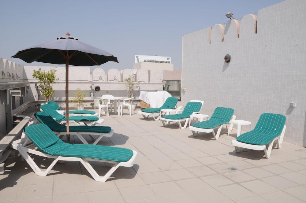 Wescott Pearl Hotel Apartments Dubái Exterior foto