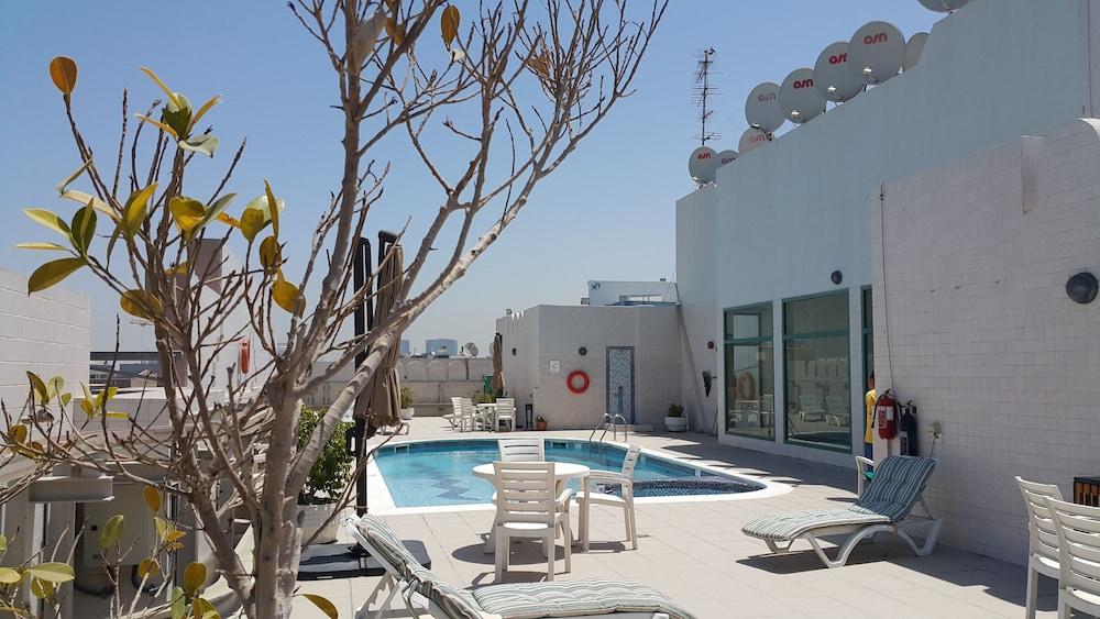 Wescott Pearl Hotel Apartments Dubái Exterior foto
