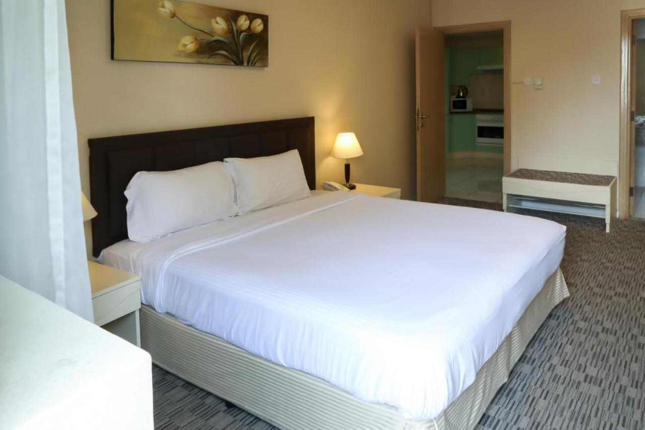 Wescott Pearl Hotel Apartments Dubái Exterior foto