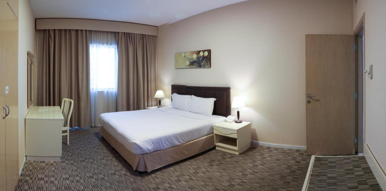 Wescott Pearl Hotel Apartments Dubái Exterior foto