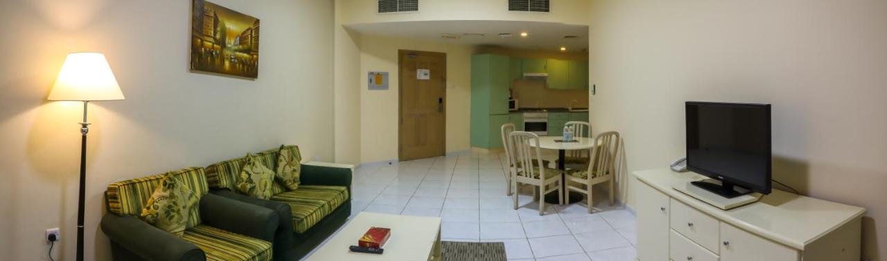 Wescott Pearl Hotel Apartments Dubái Exterior foto